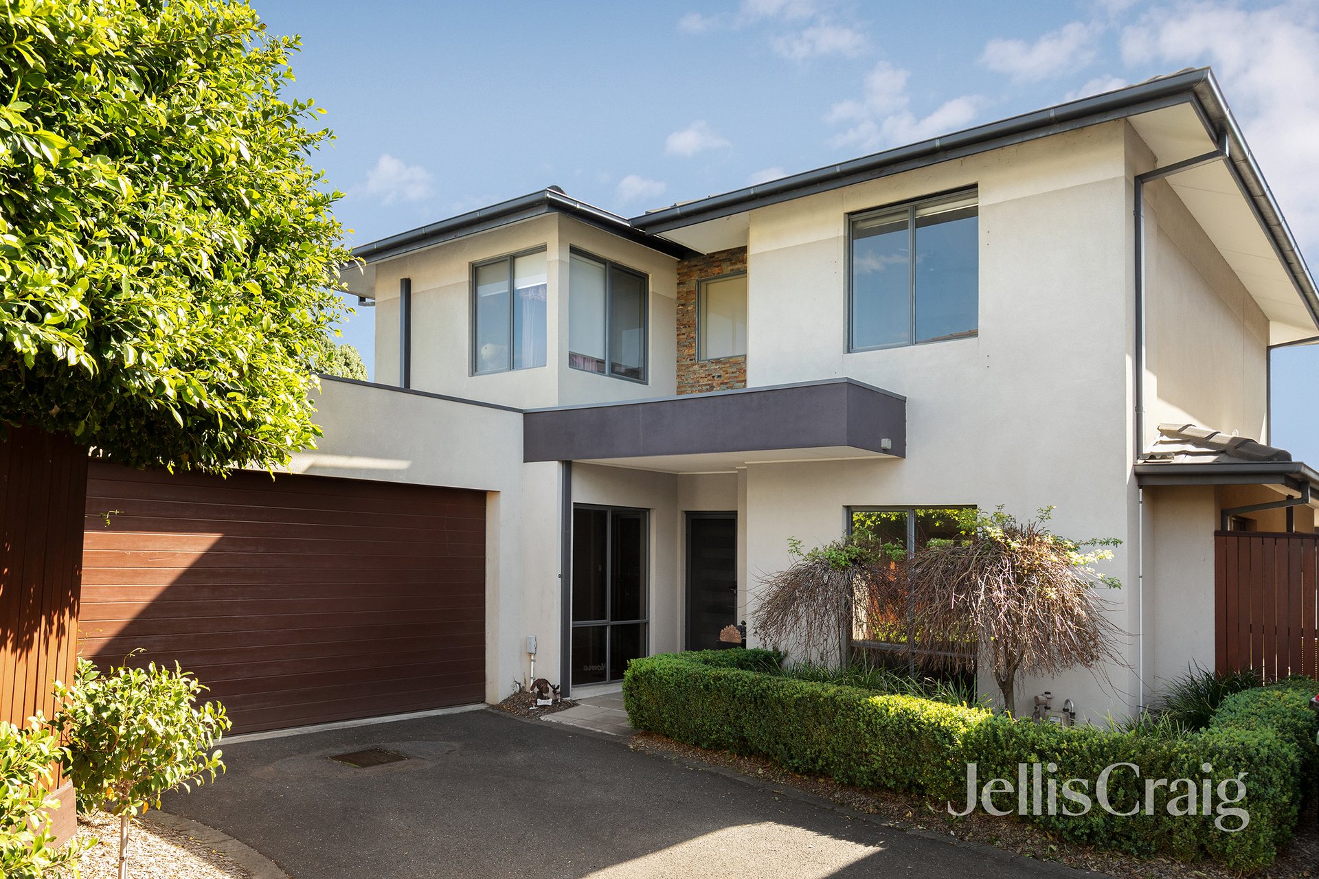 2/11 Nevin Parade, Viewbank image 1