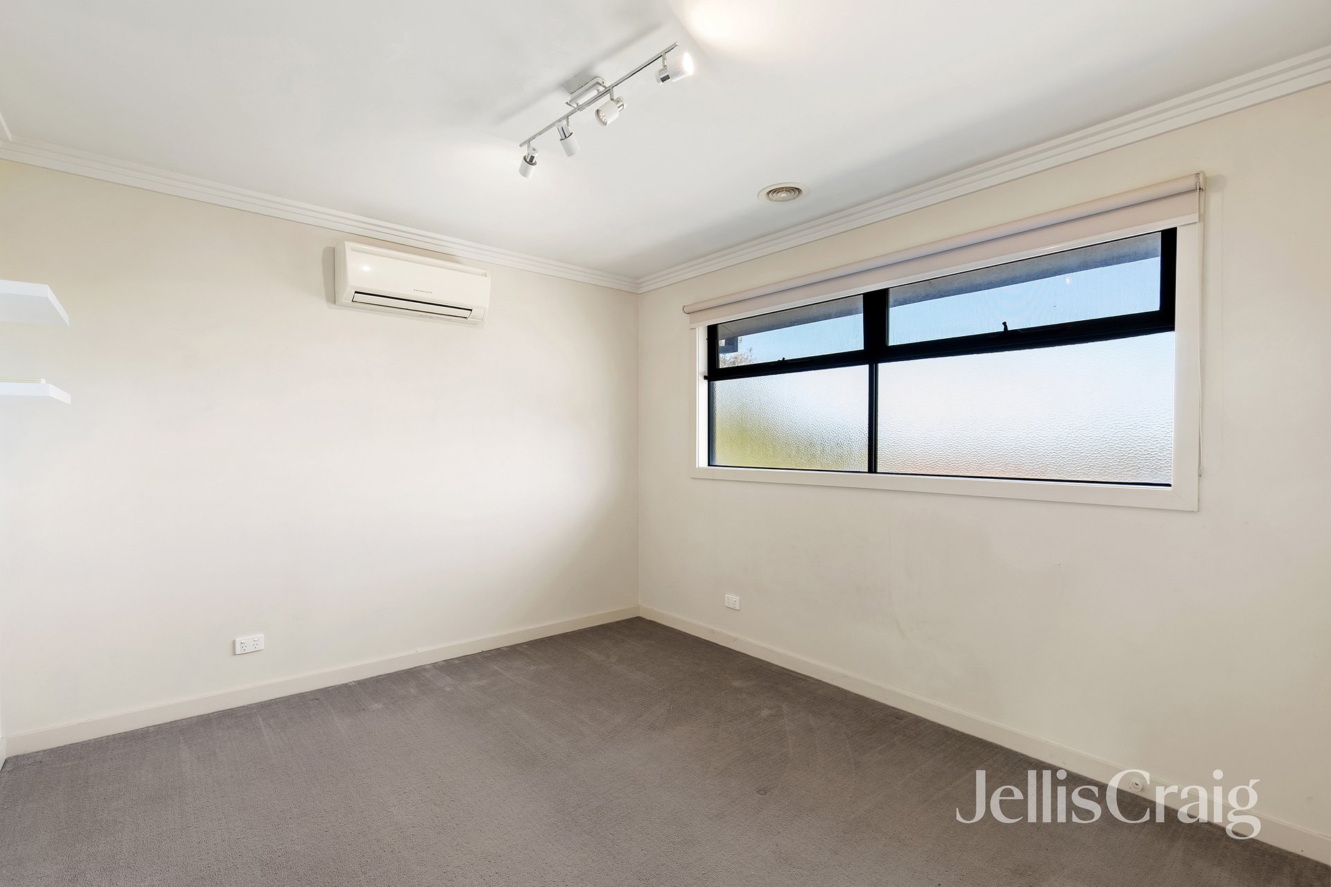 2/11 Nevin Parade, Viewbank image 9