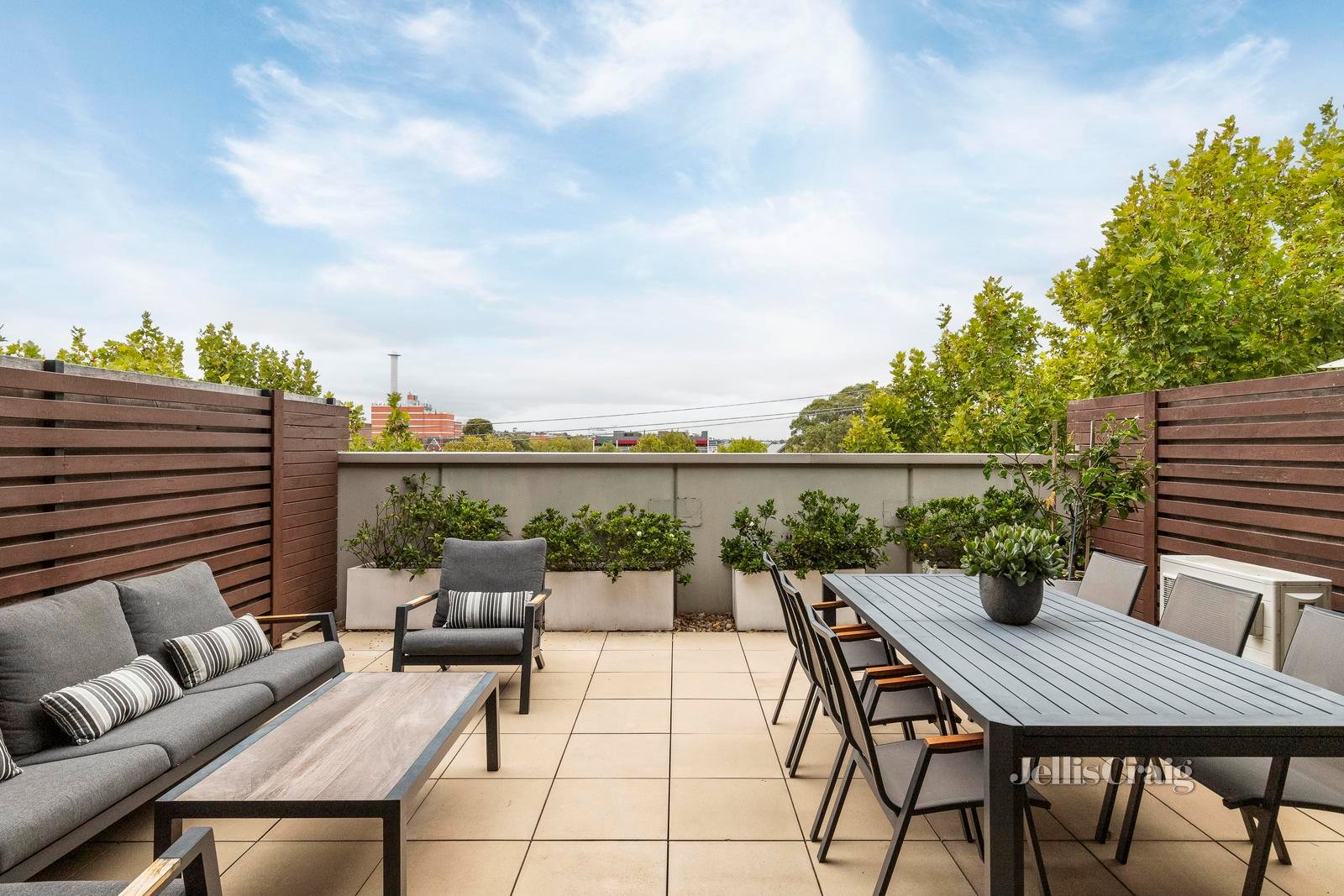 2/11 Nicholson Street, Abbotsford image 1