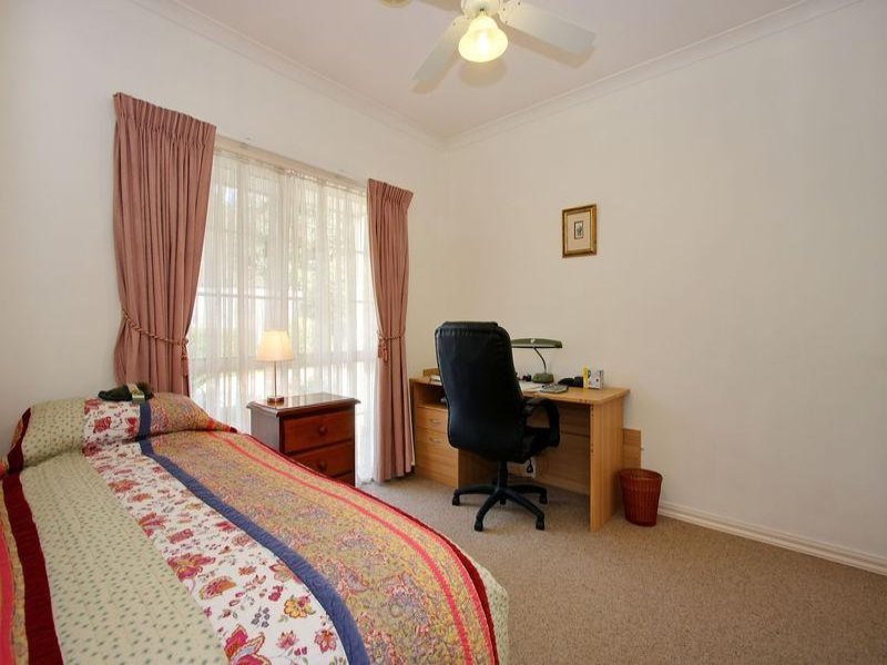 2/11 Norman Road, Croydon image 9