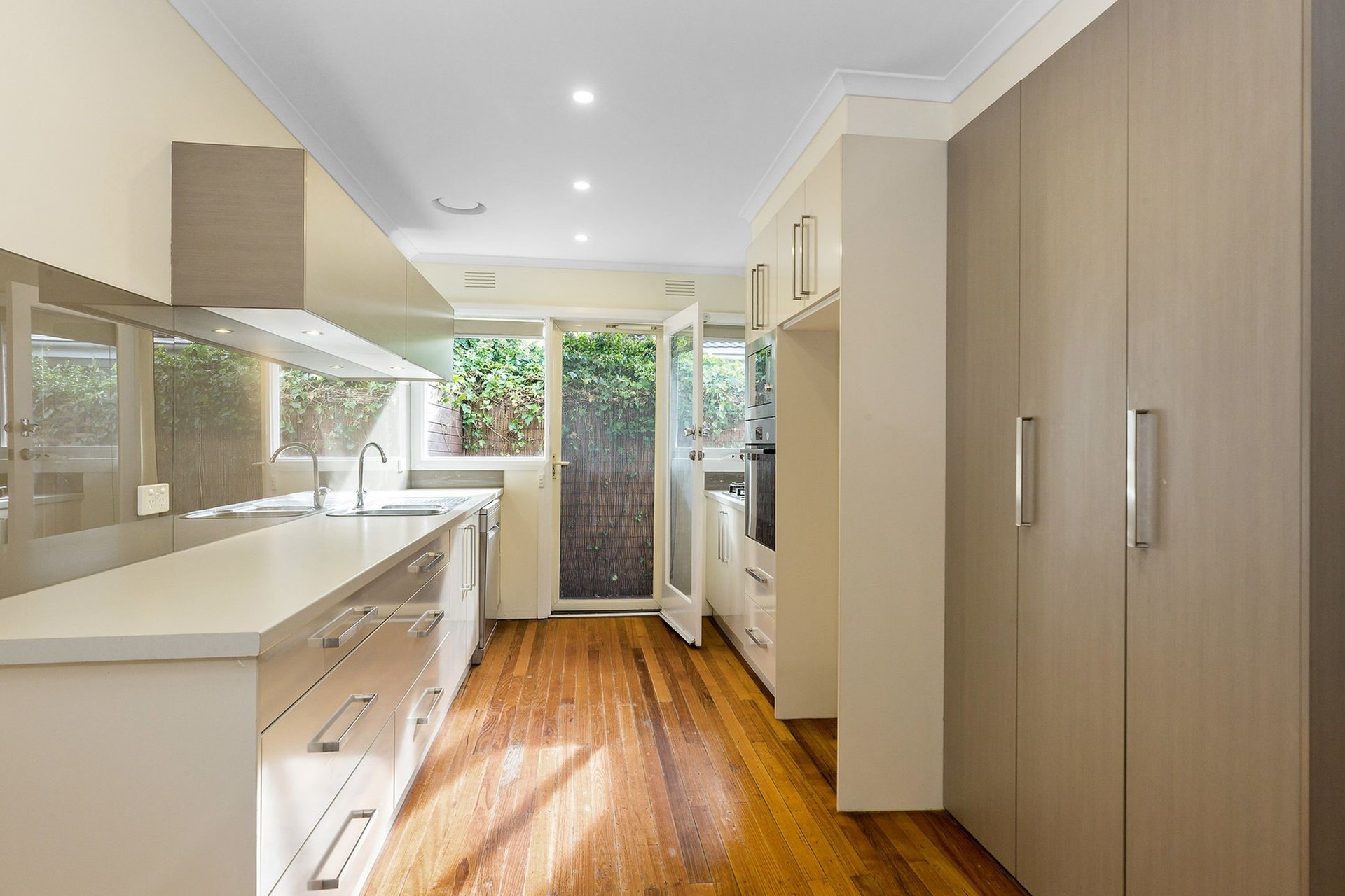 2/11 Northcote Avenue, Balwyn image 4