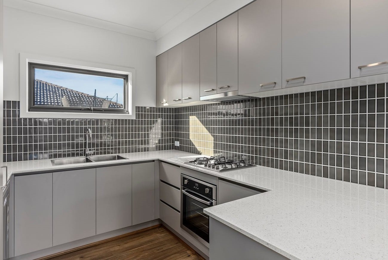 2/11 Paul Street, Doncaster image 3