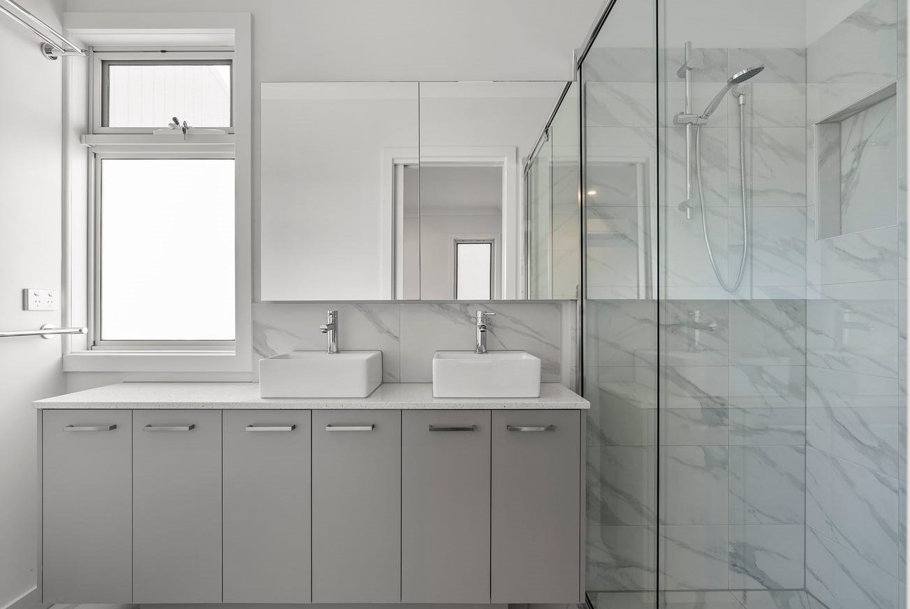 2/11 Paul Street, Doncaster image 6