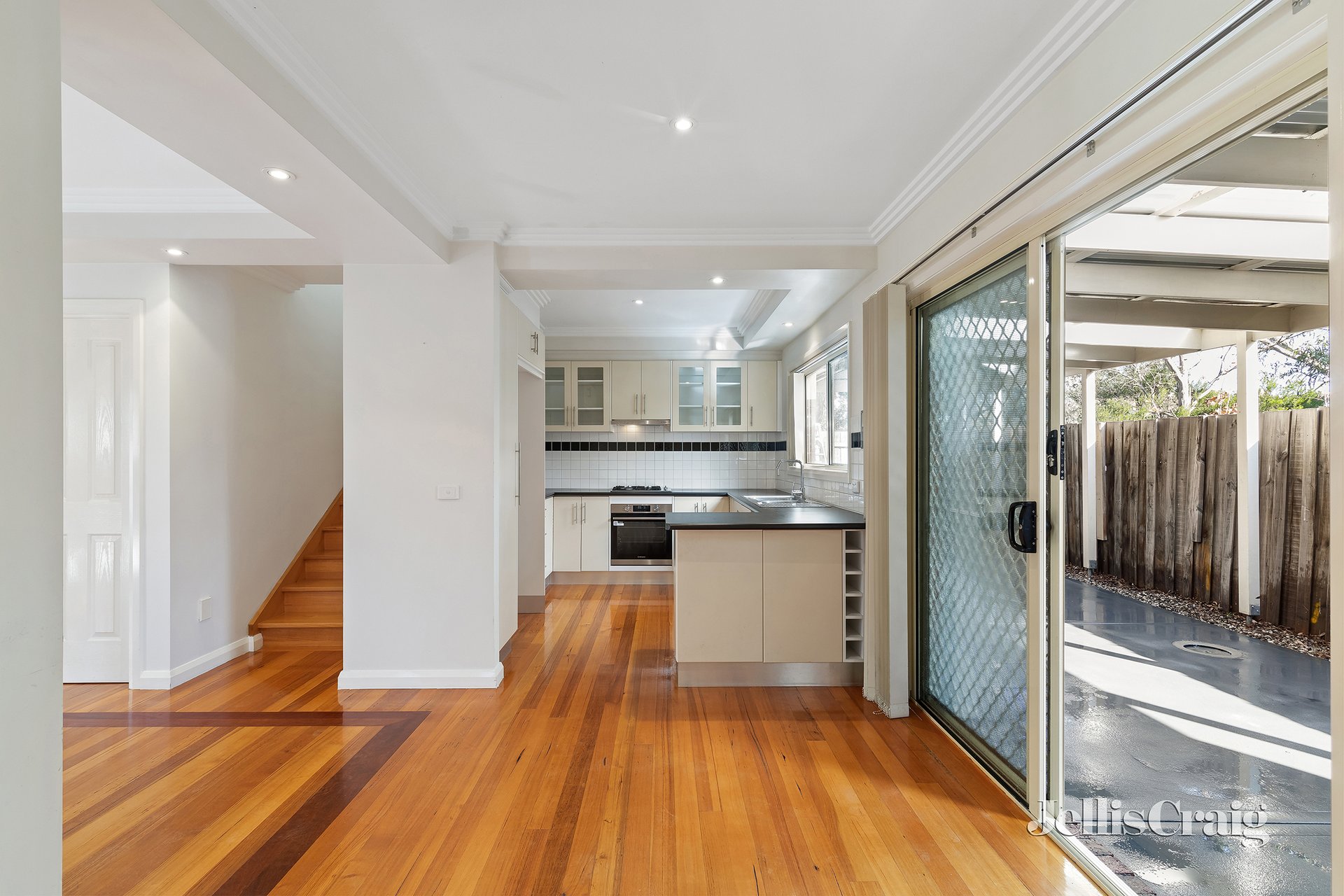 2/11 Payne Place, South Morang image 3
