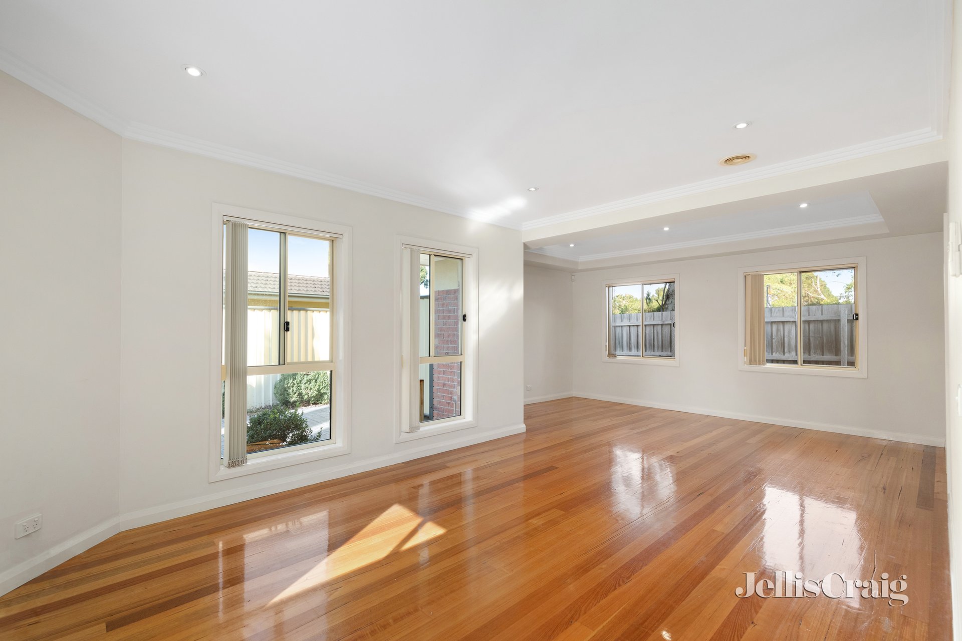 2/11 Payne Place, South Morang image 5