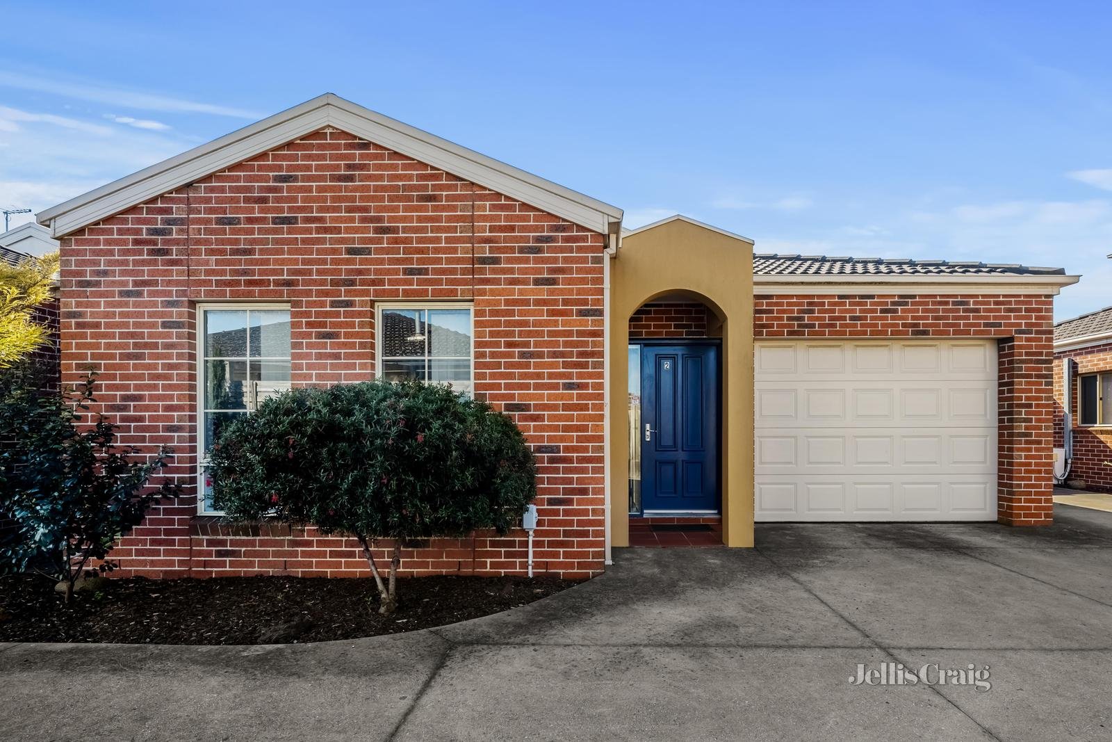 2/11 Plymouth Avenue, Pascoe Vale image 1