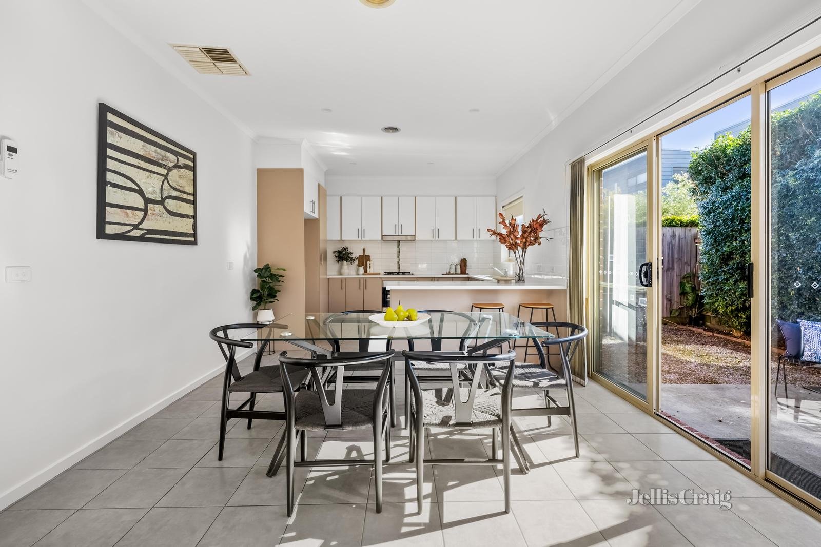 2/11 Plymouth Avenue, Pascoe Vale image 4