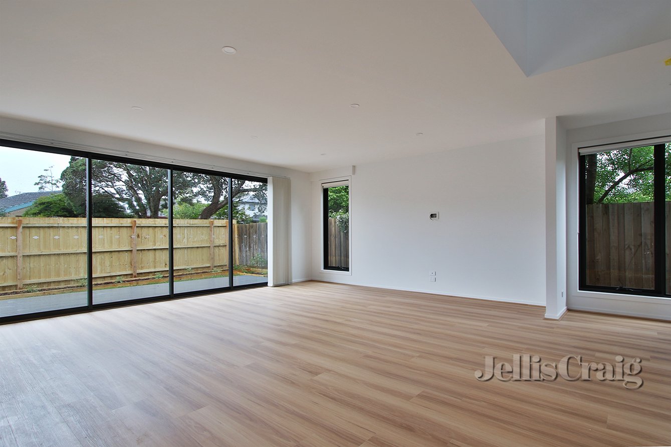 2/11 Ranfurlie Drive, Glen&nbsp;Waverley image 3