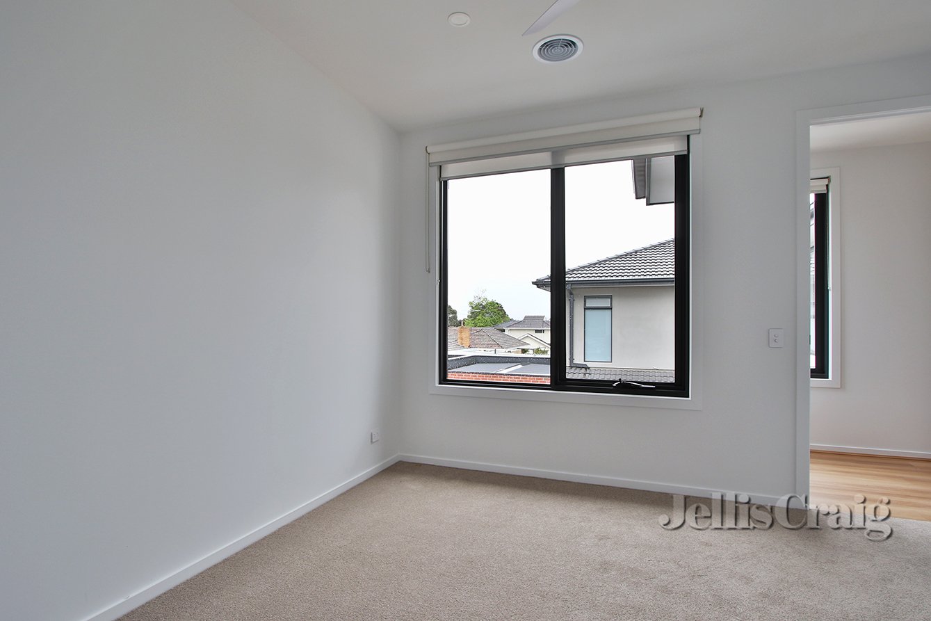 2/11 Ranfurlie Drive, Glen&nbsp;Waverley image 4