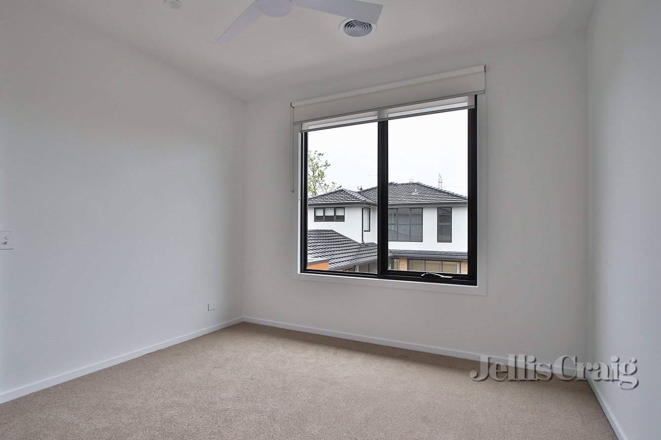 2/11 Ranfurlie Drive, Glen&nbsp;Waverley image 6