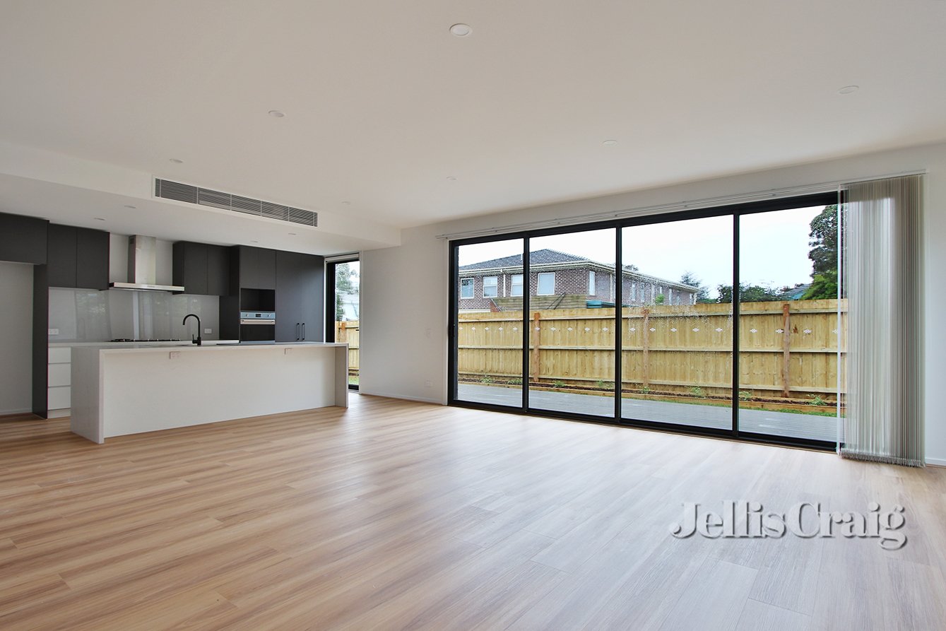 2/11 Ranfurlie Drive, Glen&nbsp;Waverley image 2