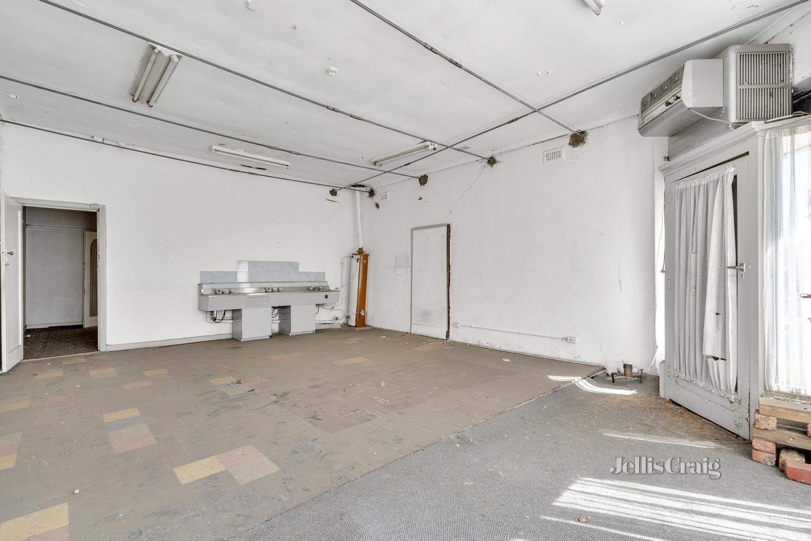 211 Reynard Street, Pascoe Vale South image 6