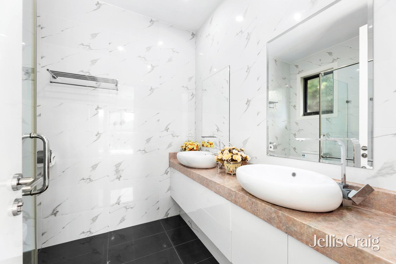2/11 Richard Street, Glen&nbsp;Waverley image 6