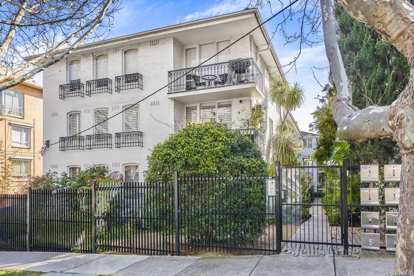 2/11 Rockley Road, South Yarra image 9
