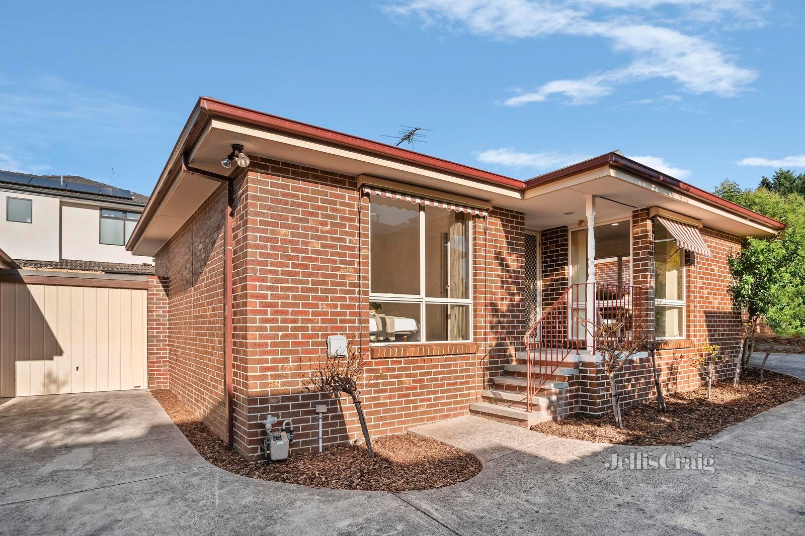 2/11 Rosedale Crescent, Ringwood East image 1