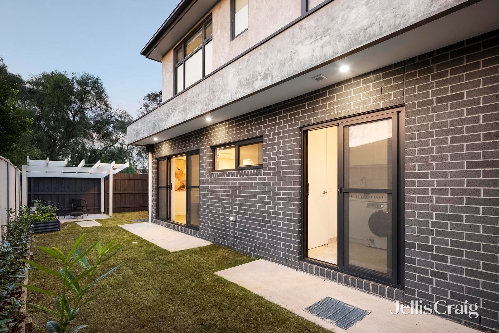 2/11 Skeffington Street, Bellfield image 18