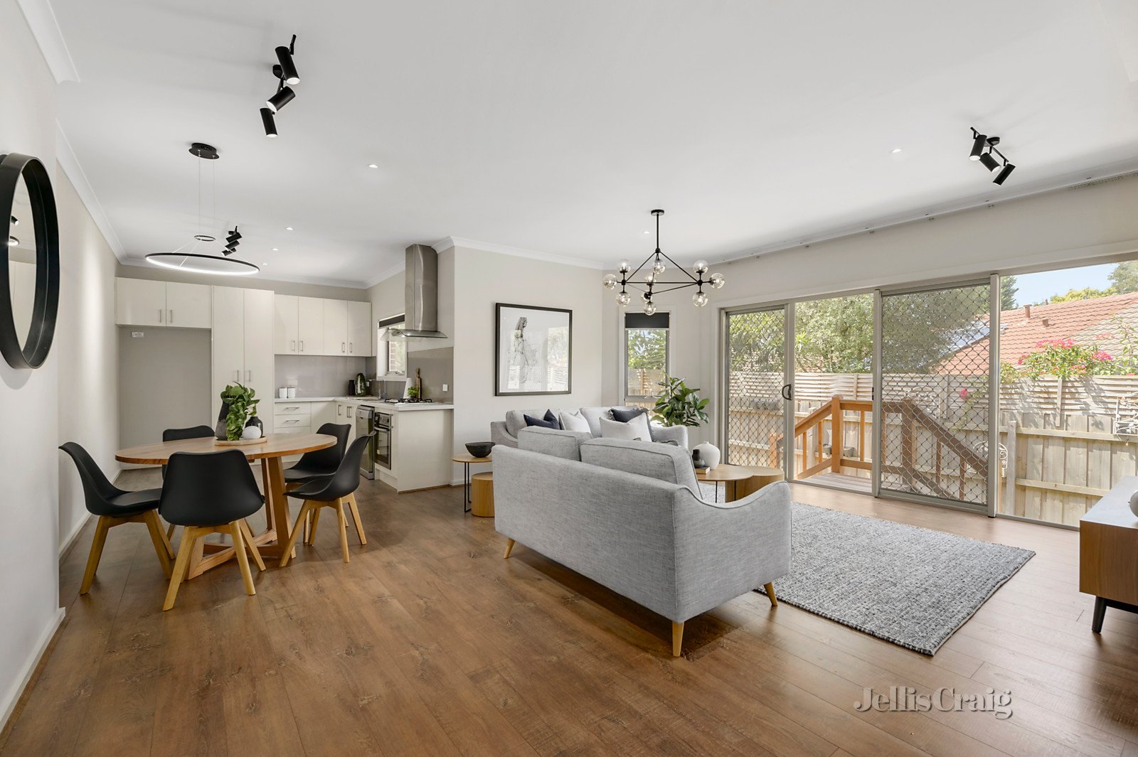 2/11 Stuart Crescent, Nunawading image 2