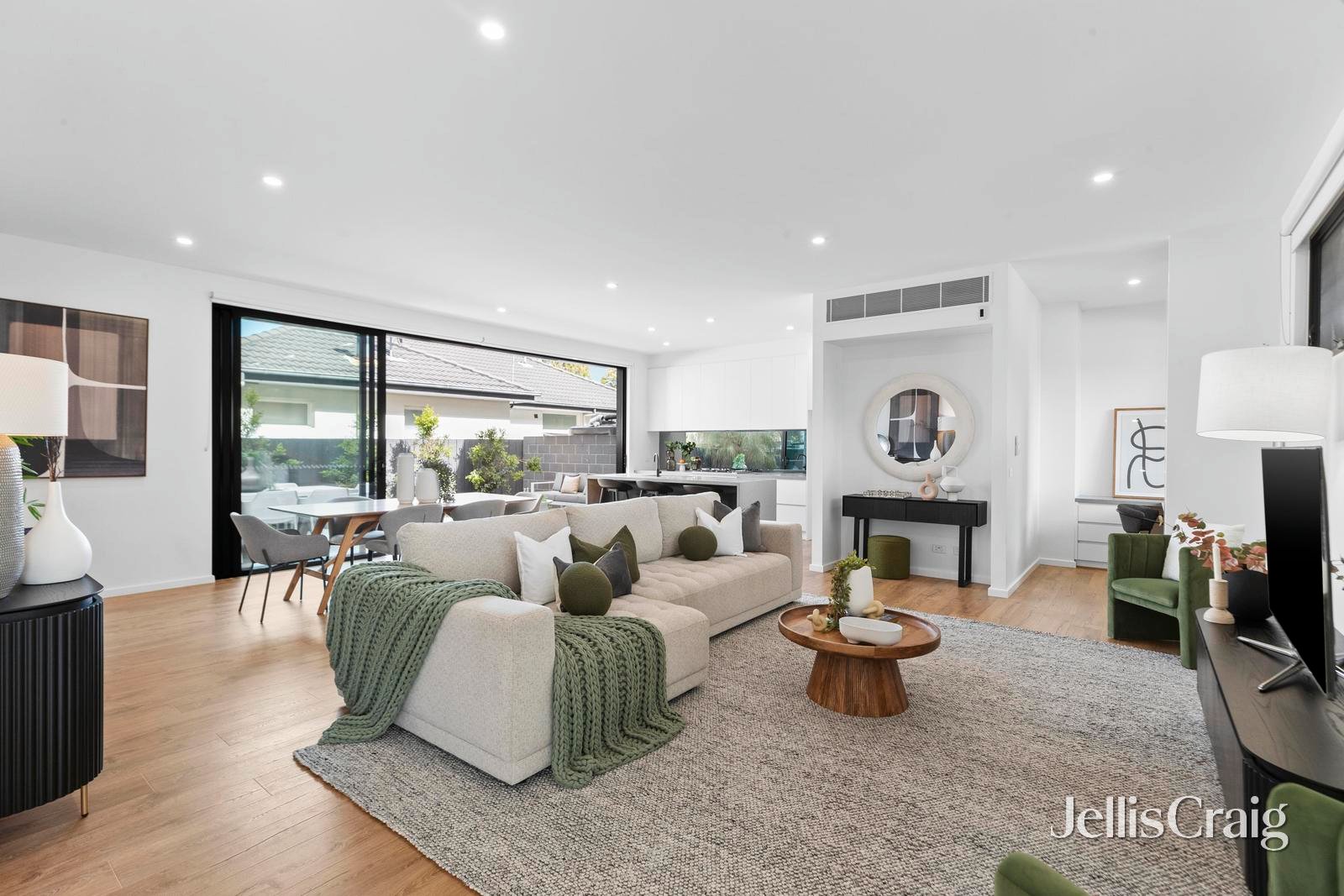 211 Tramway Parade, Beaumaris image 2