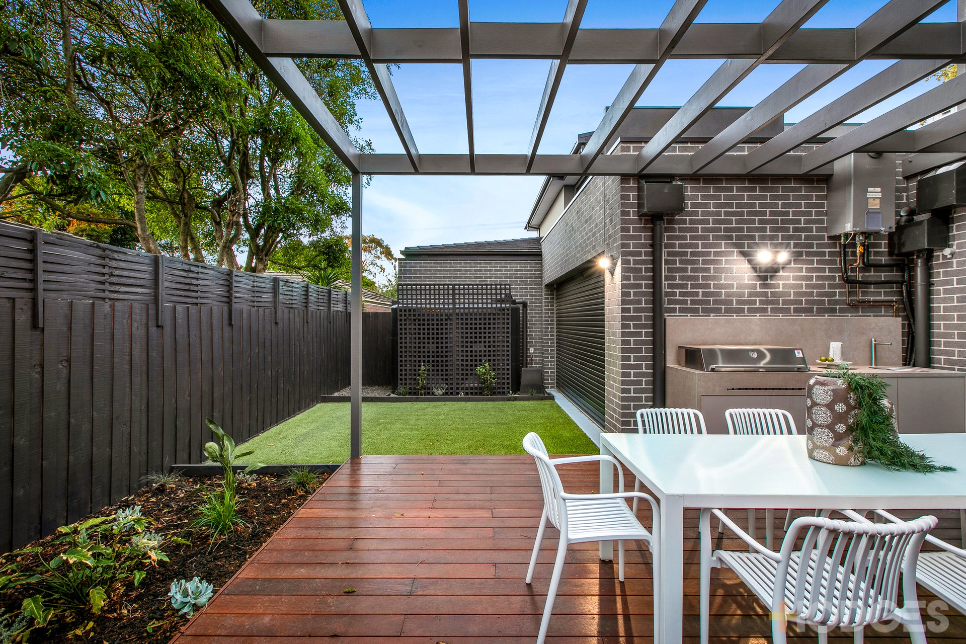 2 / 11 Turner Road Highett