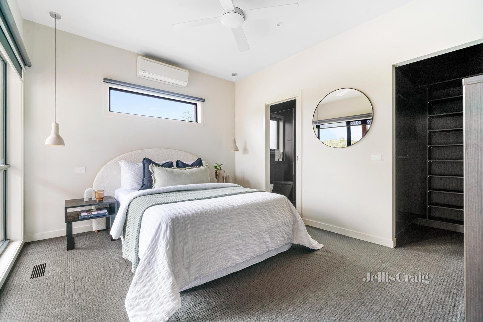 2/11 Walsh Street, Eltham image 4