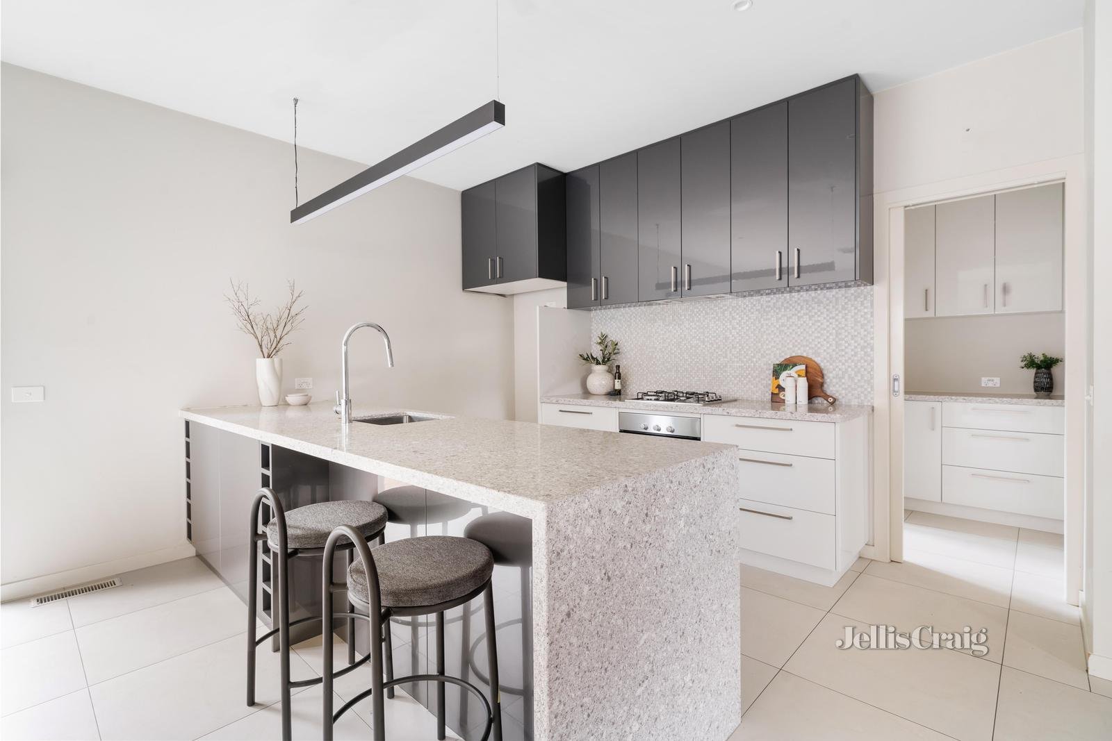 2/11 Walsh Street, Eltham image 8