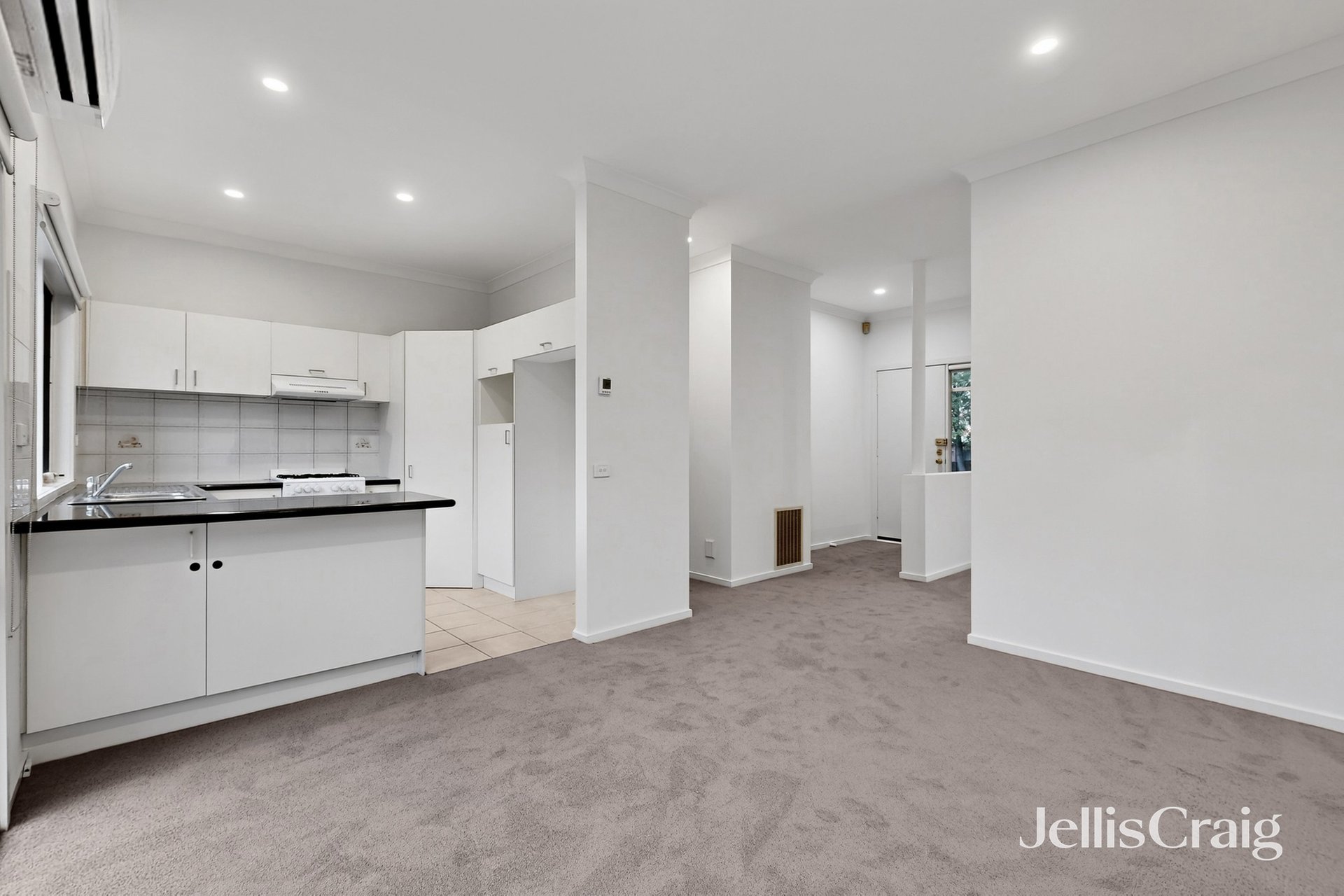 2/11 Weir Street, Balwyn image 2