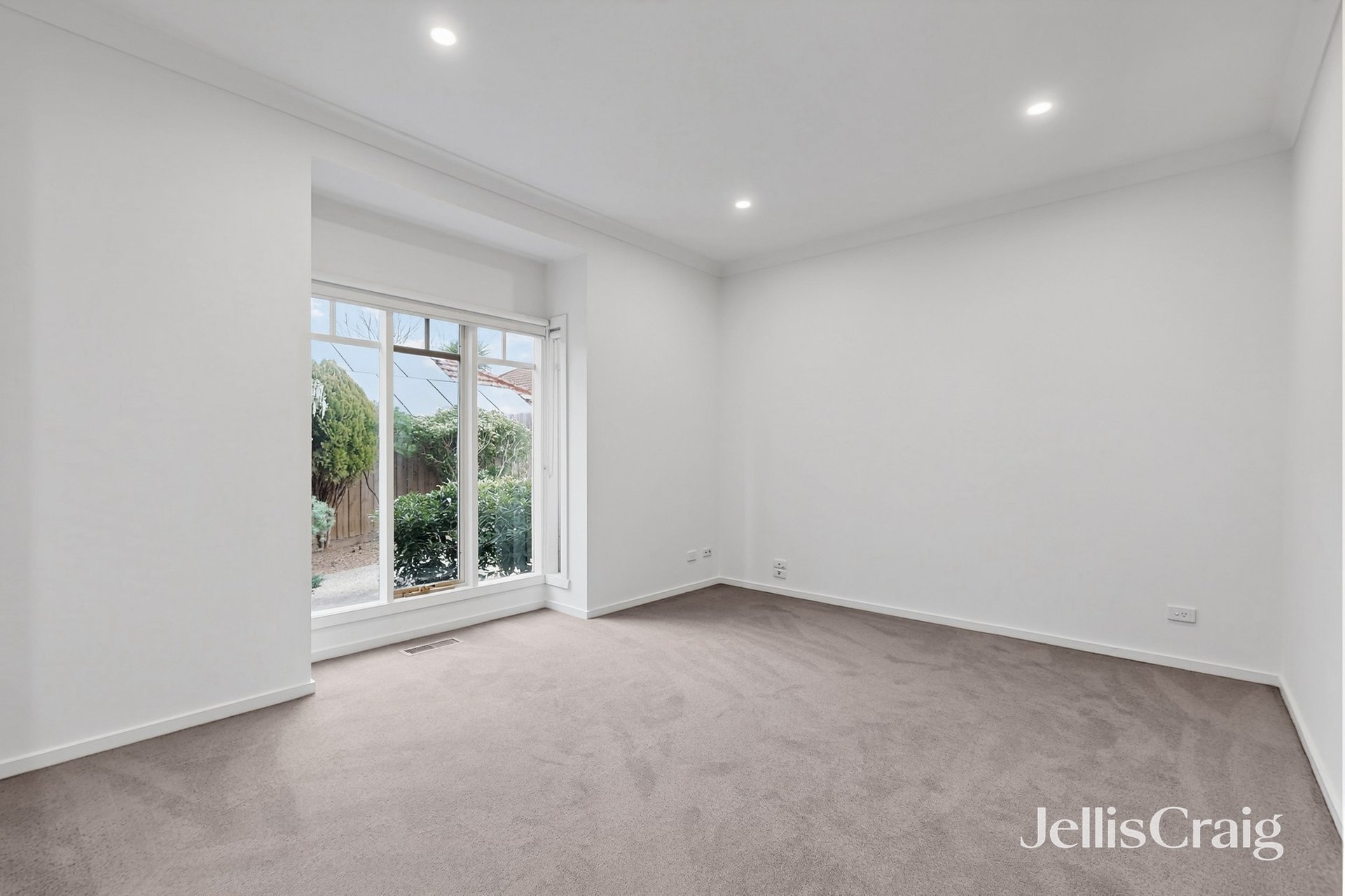 2/11 Weir Street, Balwyn image 10