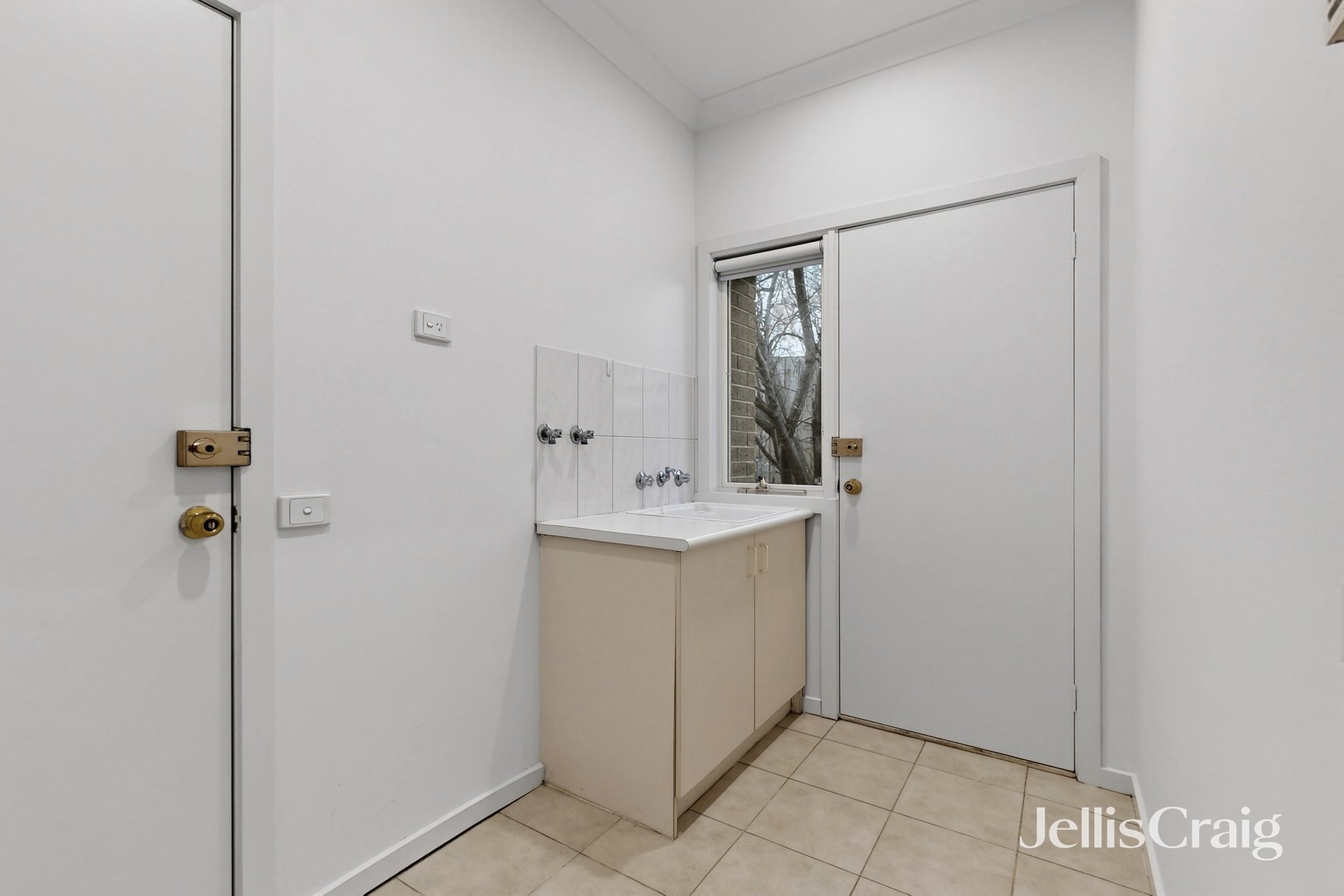 2/11 Weir Street, Balwyn image 12
