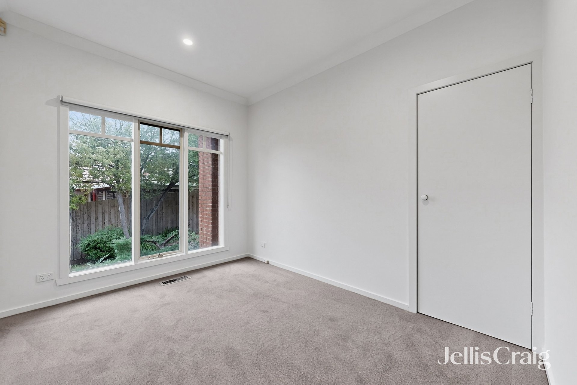 2/11 Weir Street, Balwyn image 13
