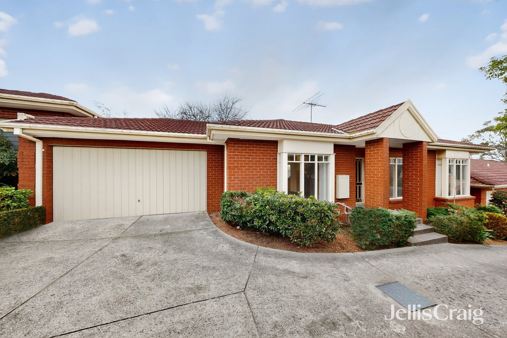 2/11 Weir Street, Balwyn image 14