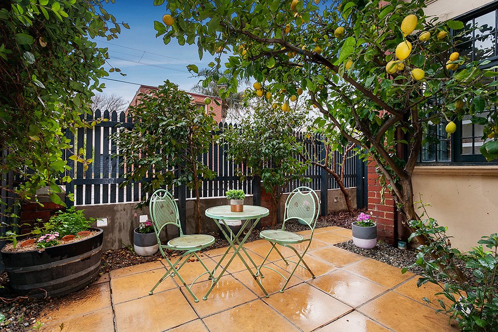 2/11 Wimmera Place, St Kilda image 4