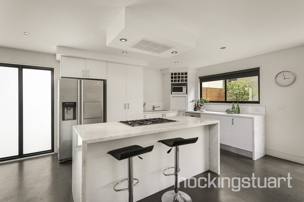 2/11 Winfield Road, Balwyn North image 3