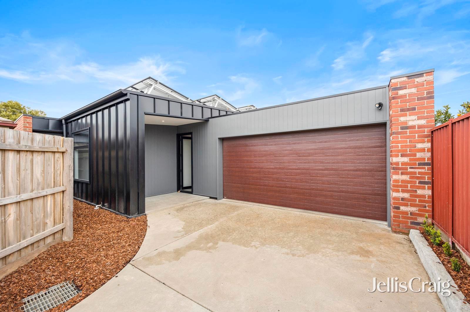 2/110 Cuthberts Road, Alfredton image 1