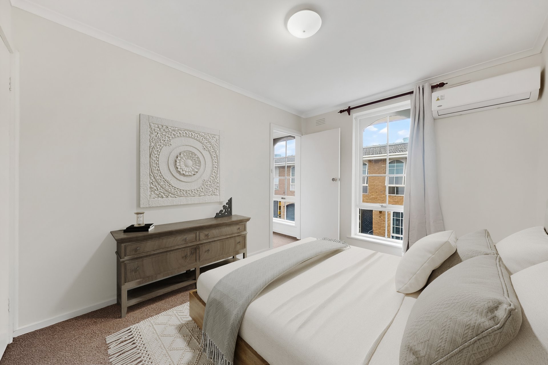 2/110 Wellington Street, Kew image 2