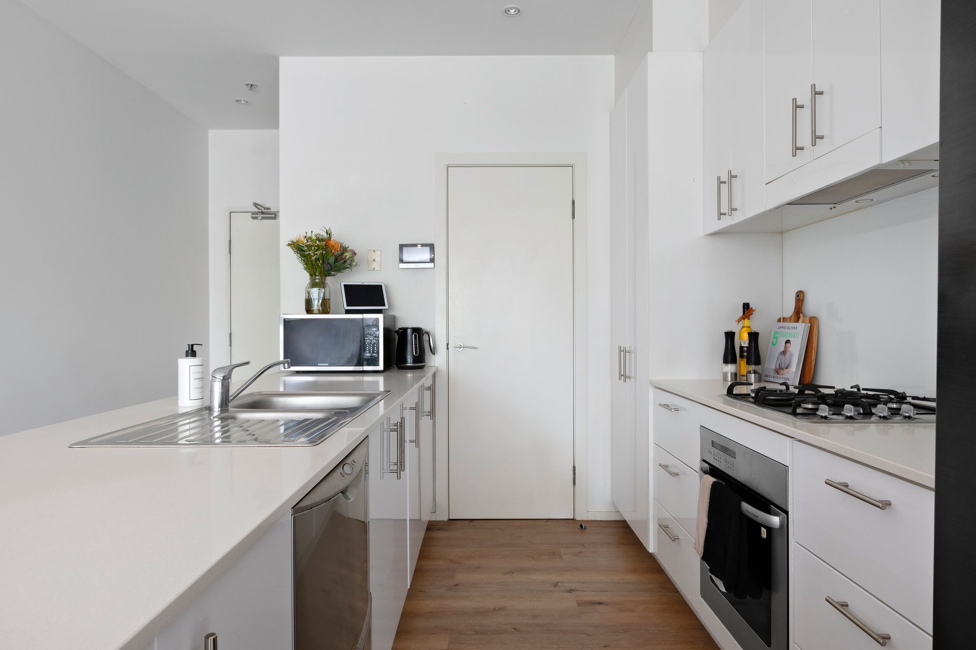 21/102 Union Road, Ascot Vale image 2