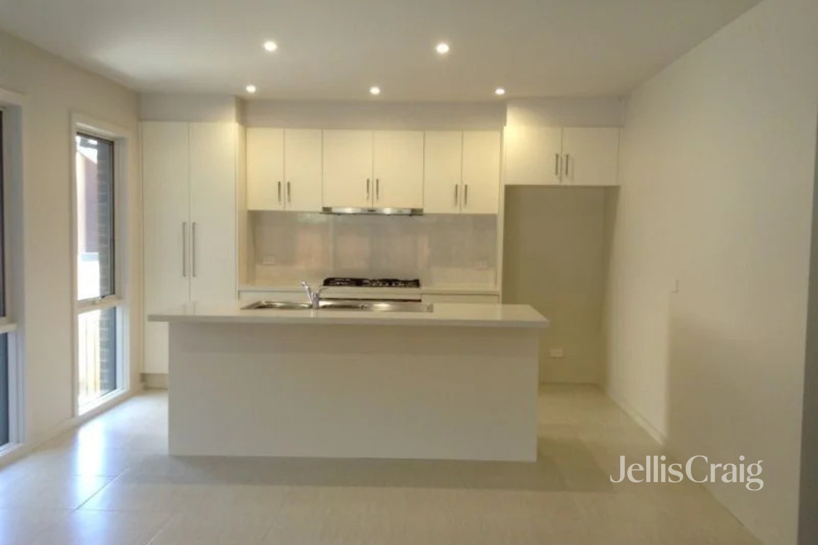 2/1108 Main Road, Eltham image 2