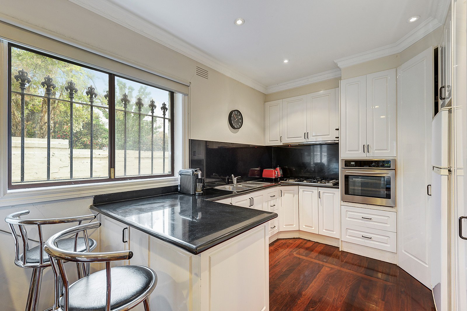 2/111 Barkers Road, Kew image 3