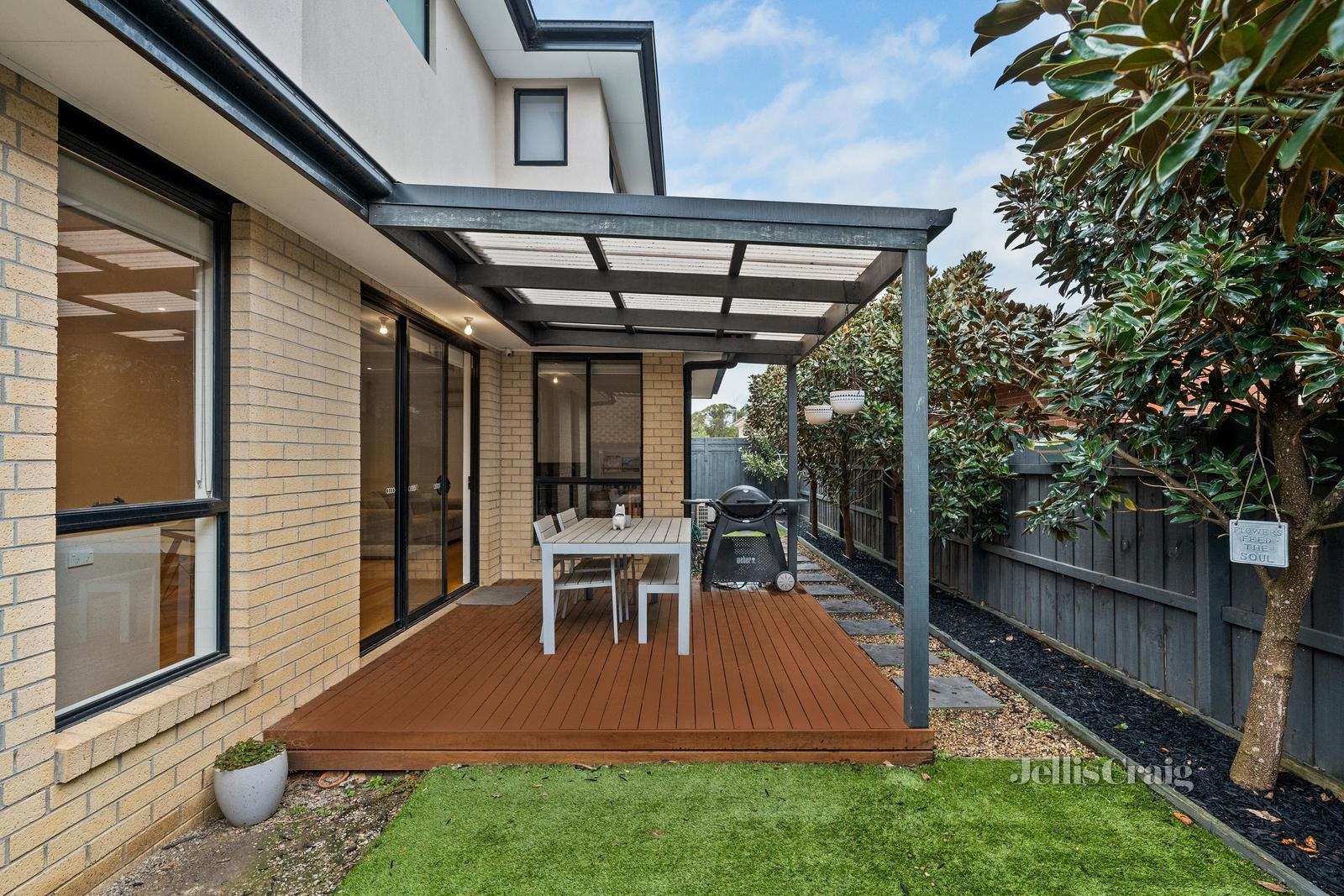 2/111 Blackburn Road, Mount Waverley image 11