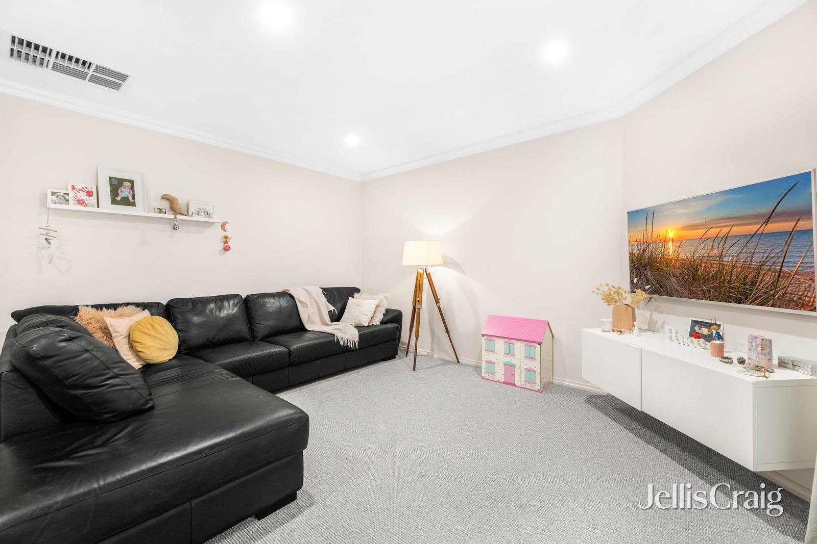 2/111 Colchester Road, Kilsyth image 4