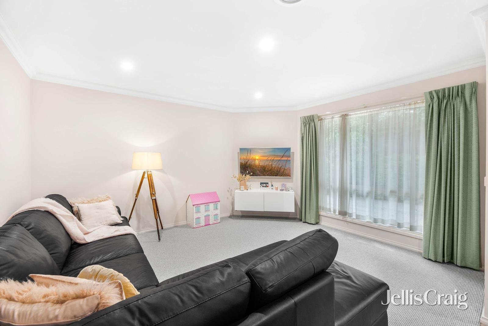 2/111 Colchester Road, Kilsyth image 5
