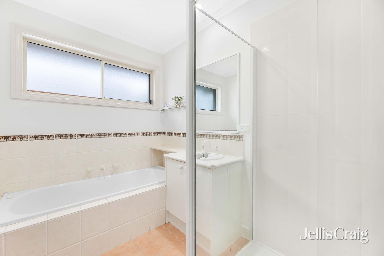 2/111 Colchester Road, Kilsyth image 8