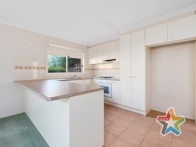 2/111 Colchester Road, Kilsyth image 5