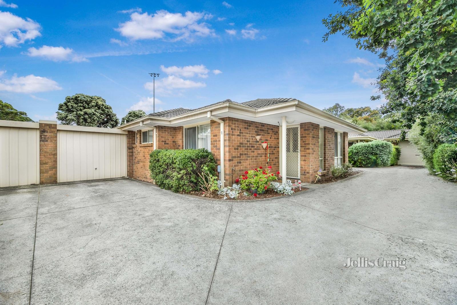 2/111 Colchester Road, Kilsyth image 1