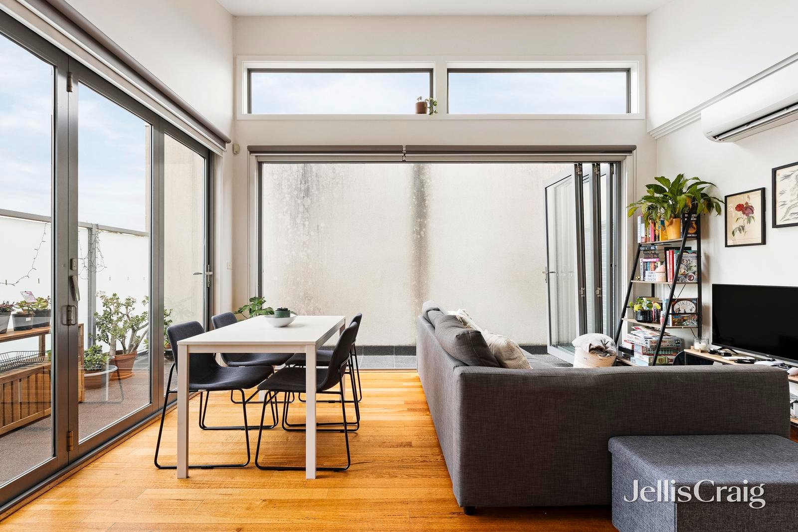 2/111 Victoria Street, Brunswick East image 3