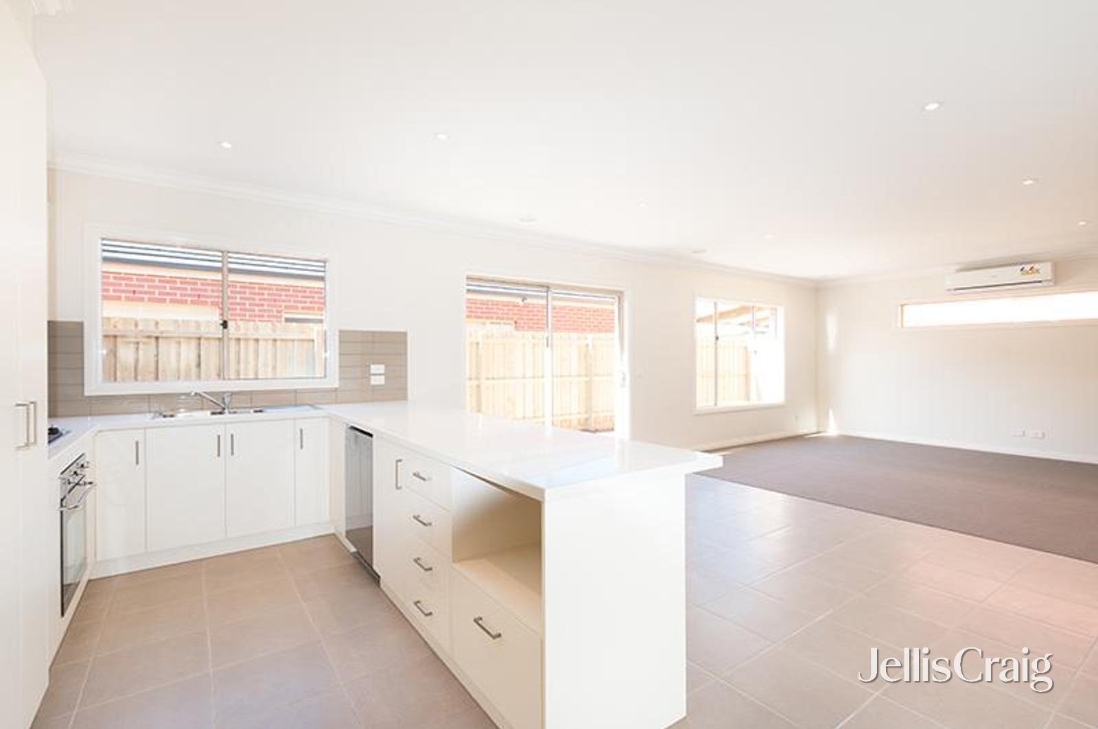 2/1114 Gregory Street, Lake&nbsp;Wendouree image 2