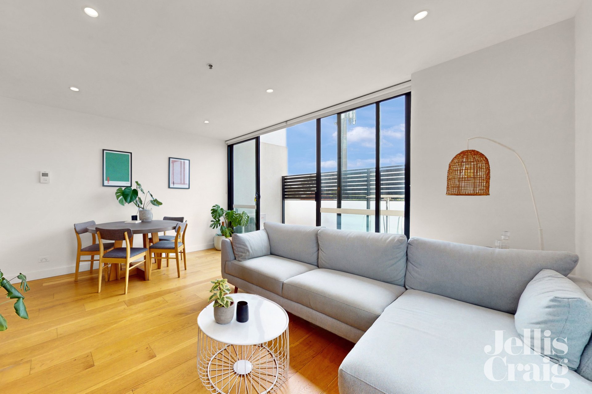 211/140 Cotham Road, Kew image 2