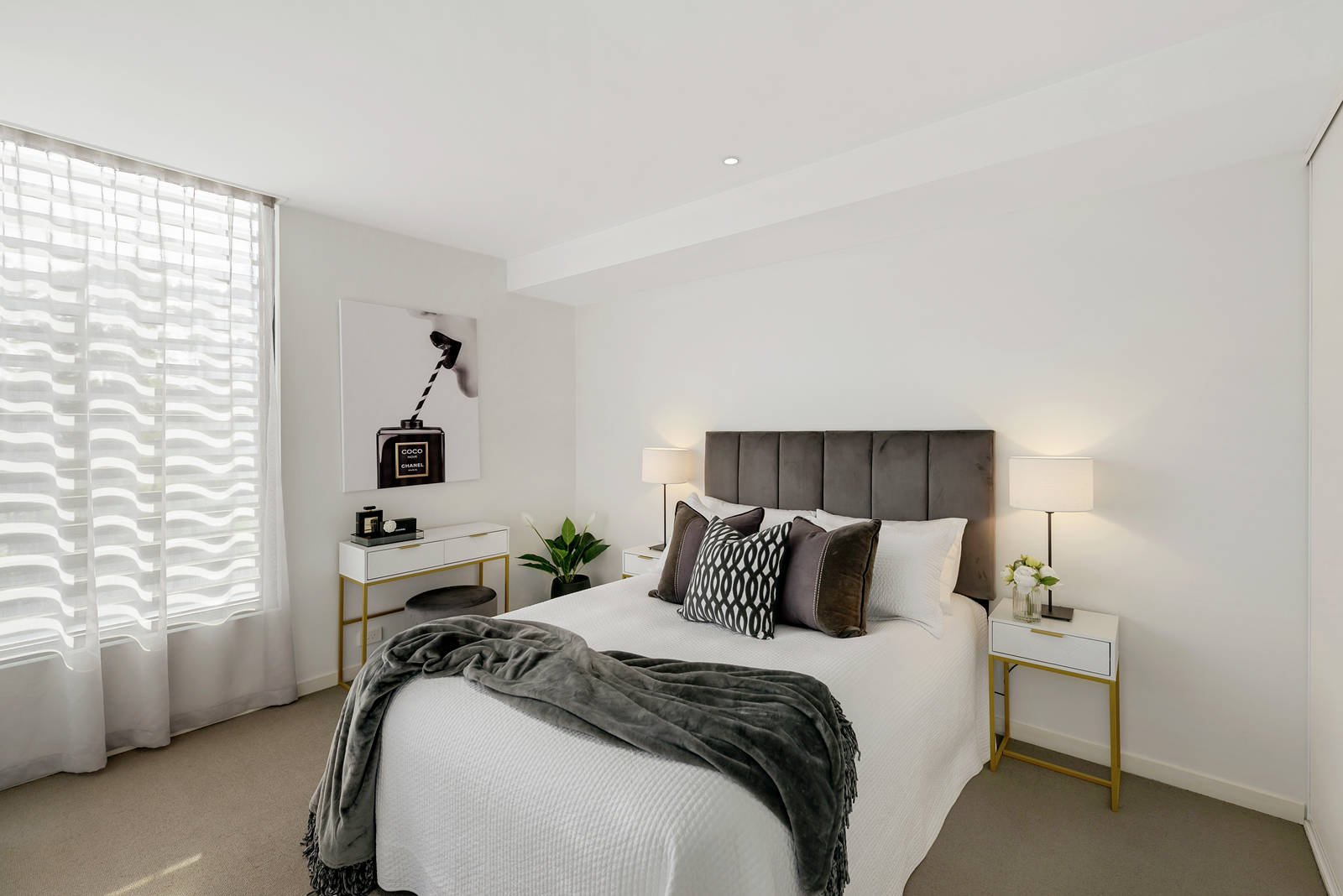 211/151 Burwood Road, Hawthorn image 2