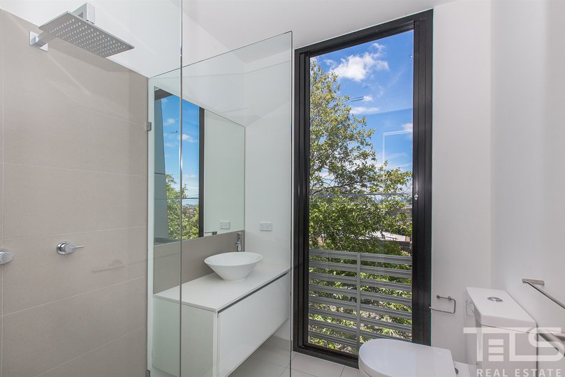 211/24 Leake Street, Essendon image 11