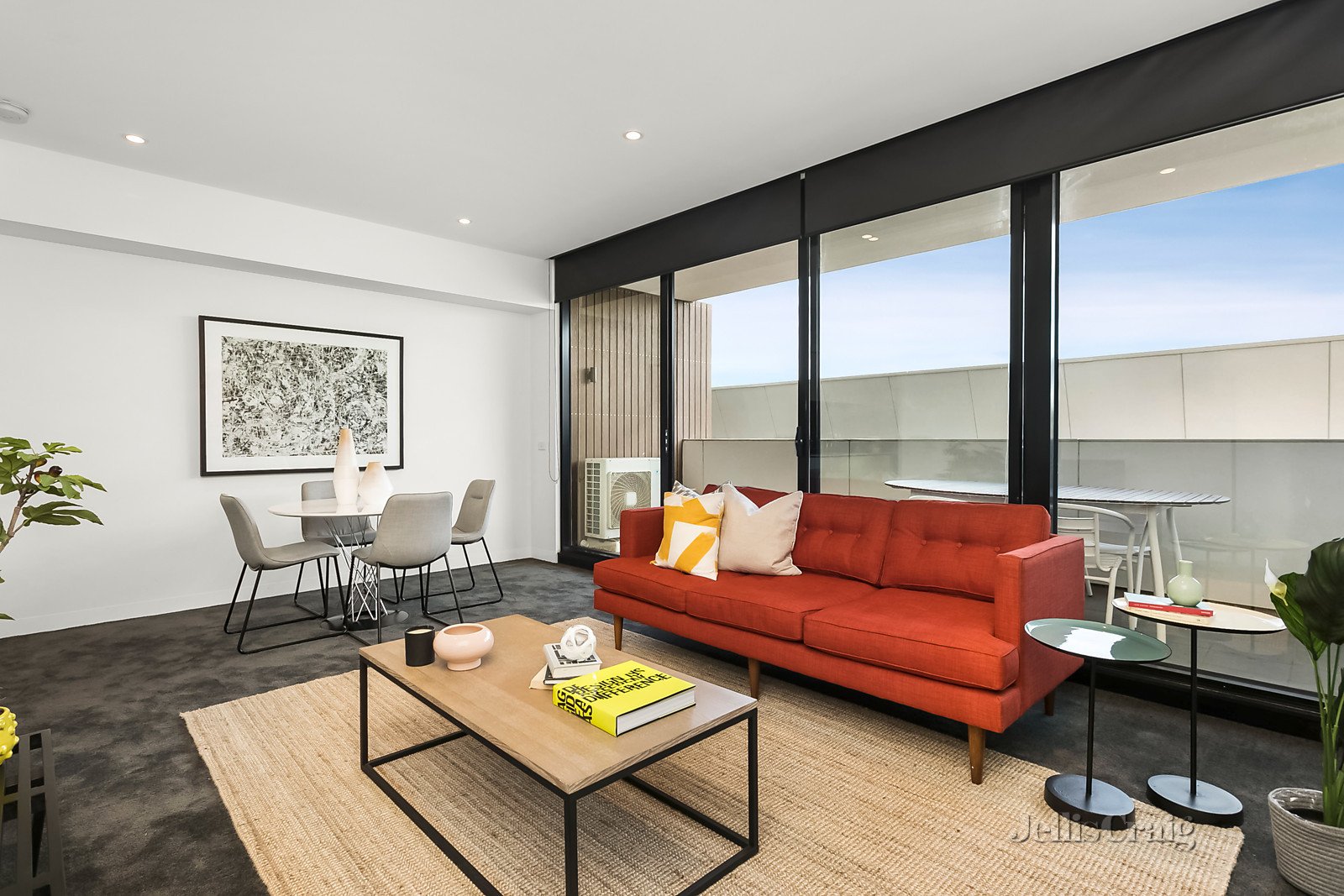 211/255 Racecourse Road, Kensington image 1