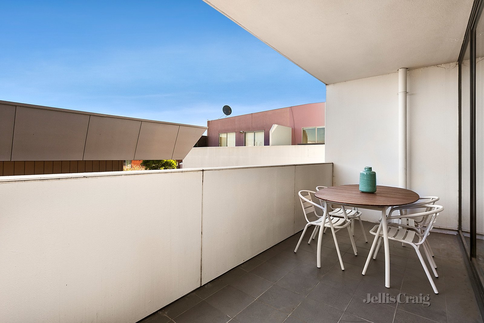 211/255 Racecourse Road, Kensington image 3